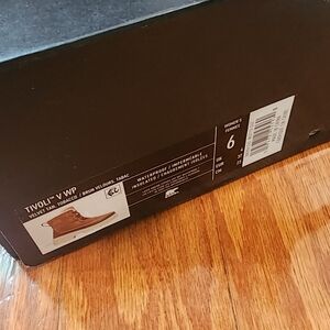 Sorel Tivoli V Snow boots Size 6 brand new